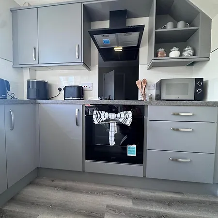Hodgson Close, Town Centre, Free Parking