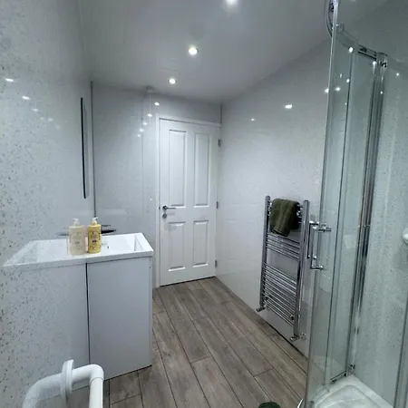 Hodgson Close, Town Centre, Free Parking *