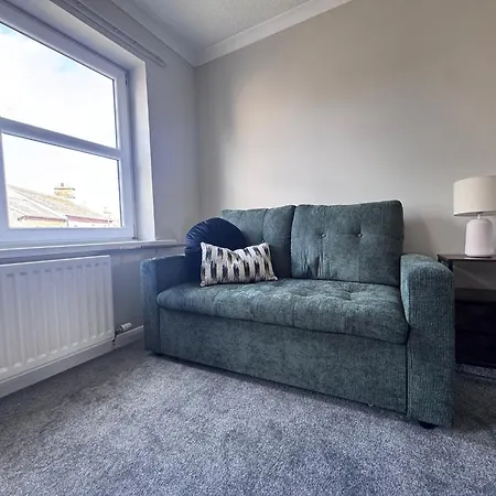 Hodgson Close, Town Centre, Free Parking *