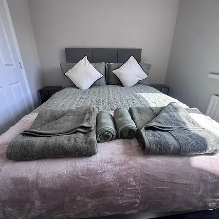 Hodgson Close, Town Centre, Free Parking Lejlighed *